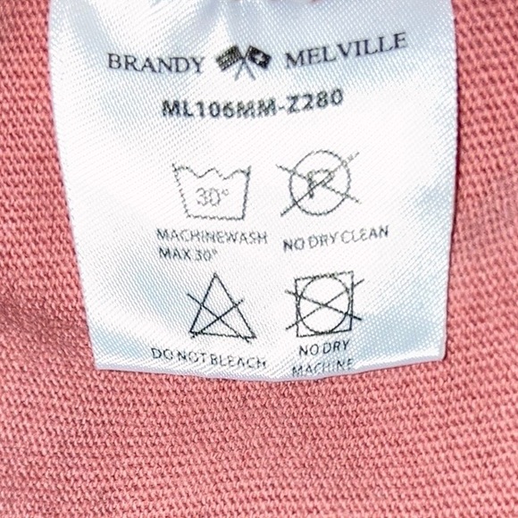 Brandy Melville Helen Butterfly T-shirt - Picture 8 of 9
